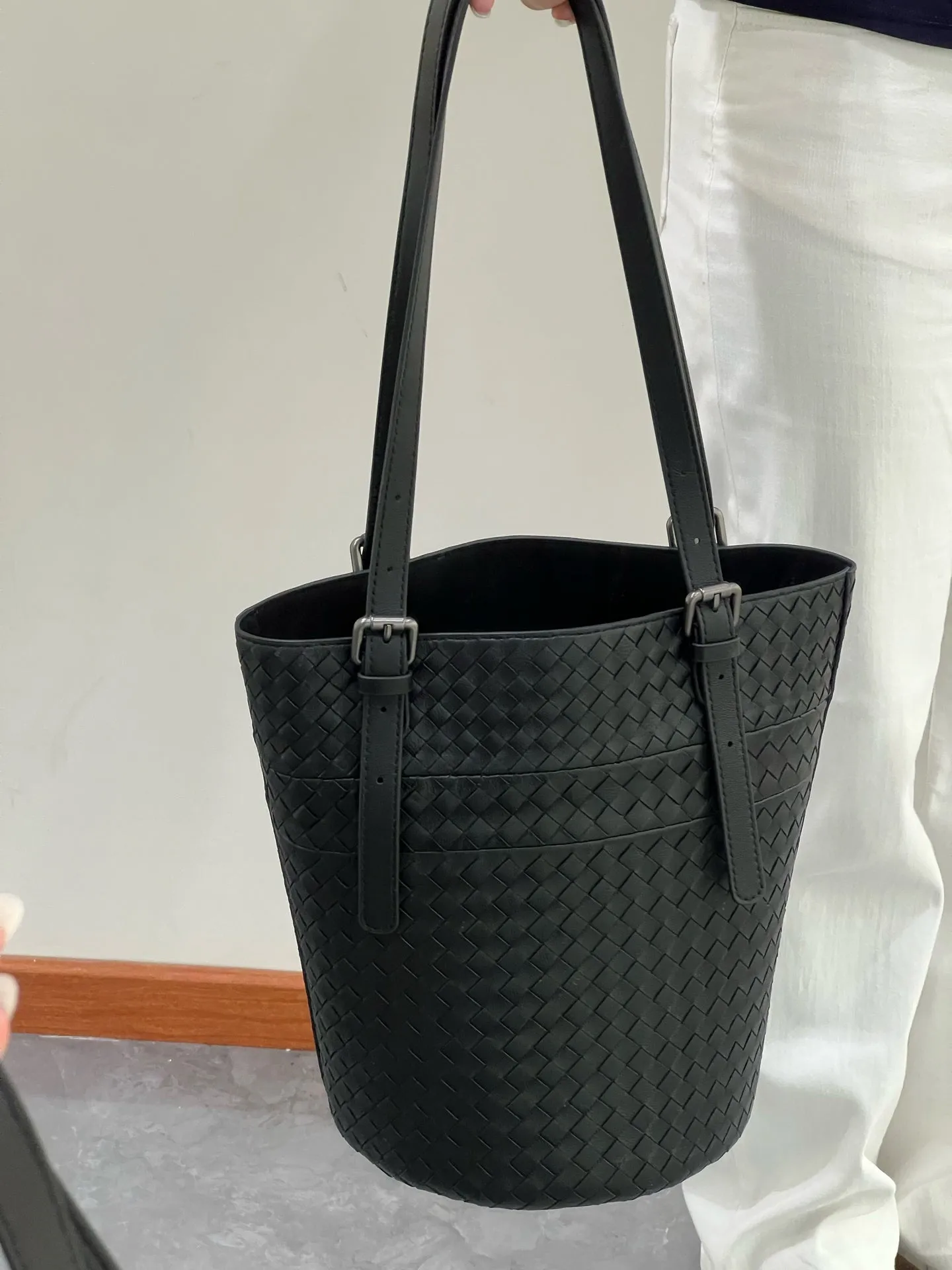 Artisan Sheepskin Bucket Shoulder Bag, Handcrafted Colour-block Weave Bag, Woven Leather Bag | Elegant Wedding Gift