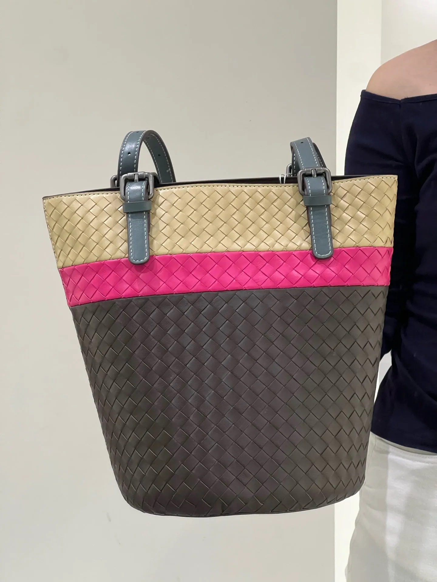 Artisan Sheepskin Bucket Shoulder Bag, Handcrafted Colour-block Weave Bag, Woven Leather Bag | Elegant Wedding Gift
