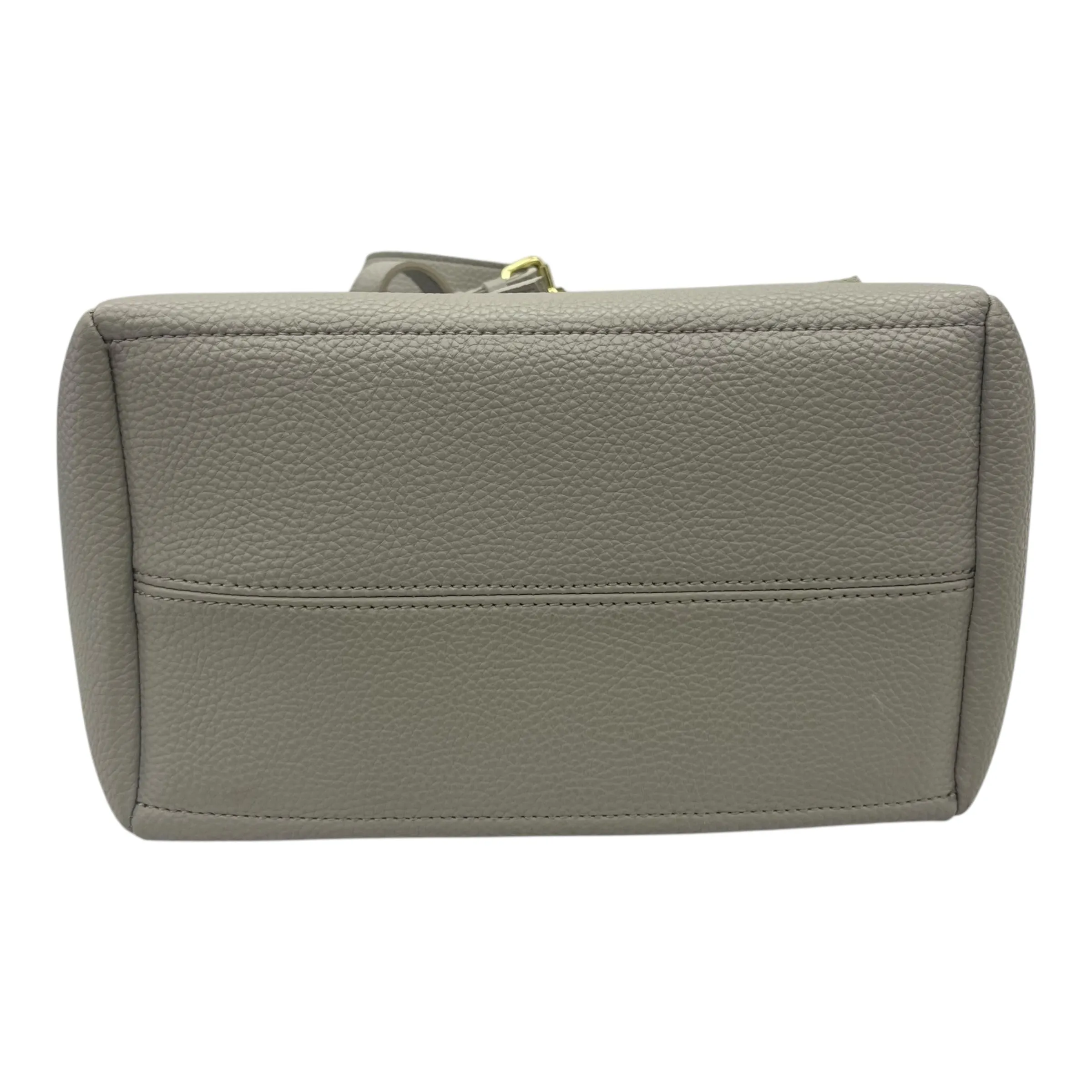 Backpack By Clothes Mentor In Grey, Size:Medium