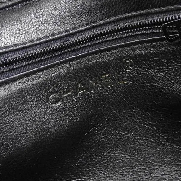Chanel CC  Leather Mini Chain Shoulder Bag Leather Shoulder Bag in Good condition