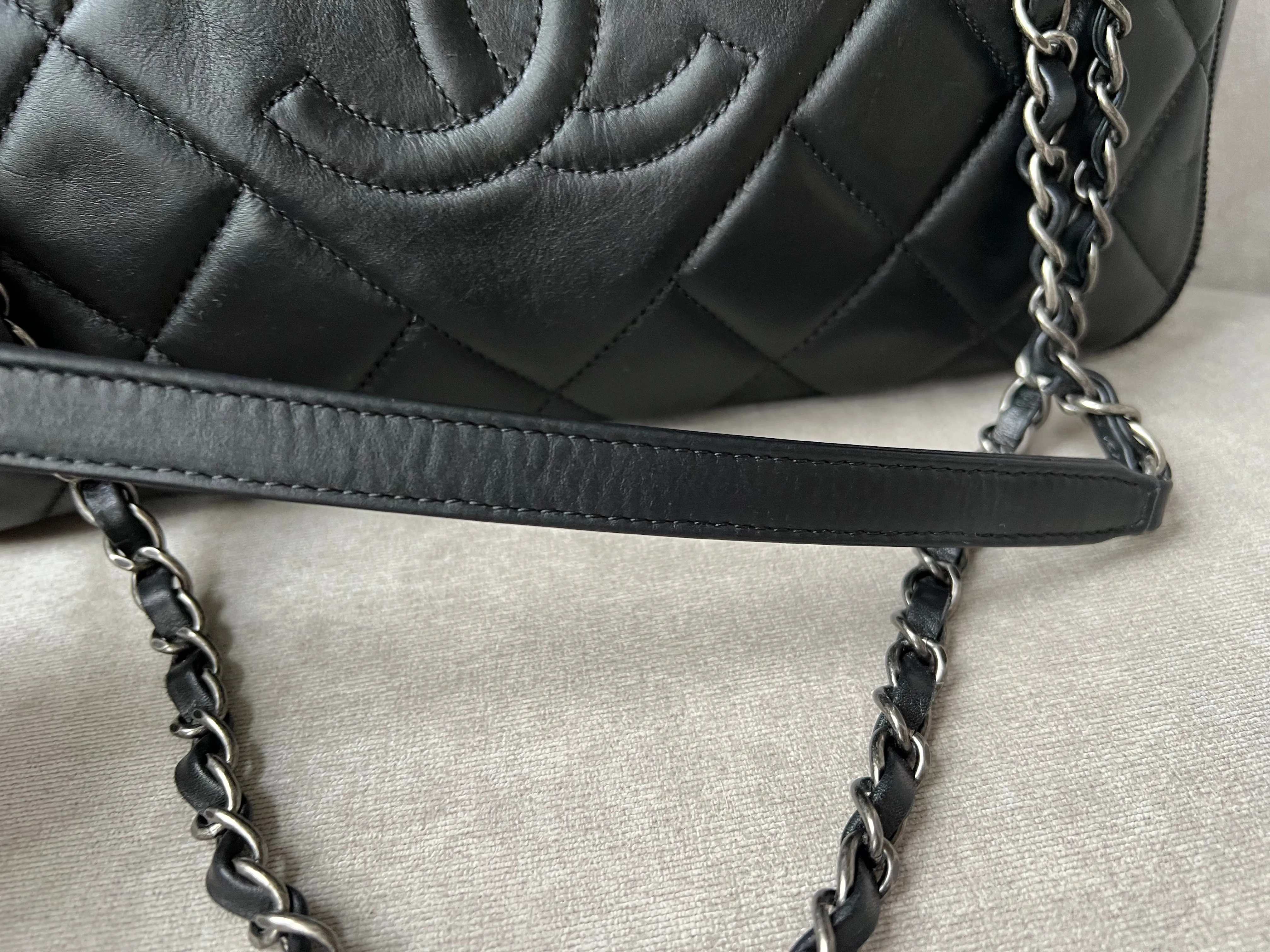 Chanel Diamond CC Ballerine Shoulder Bag in Black Calfskin with Ruthenium Hardware