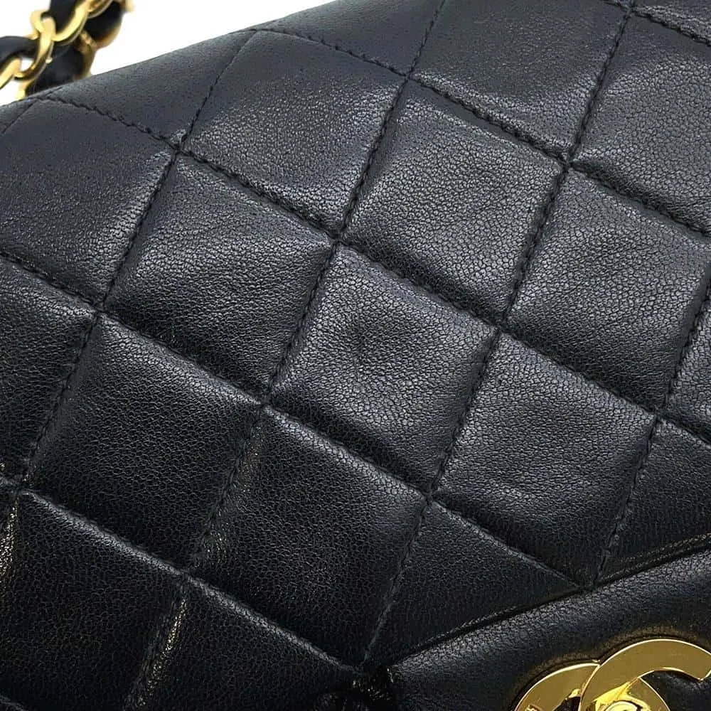 CHANEL Matelasse W Flap W Chain Shoulder Black A01112 Lambskin Size 25