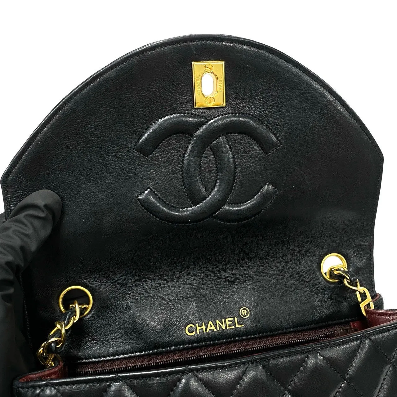 CHANEL Shoulder Bag lambskin black Matrasse
