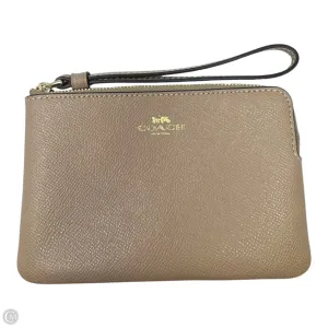 Corner Zip Wristlet Designer By Coach, Size: Small