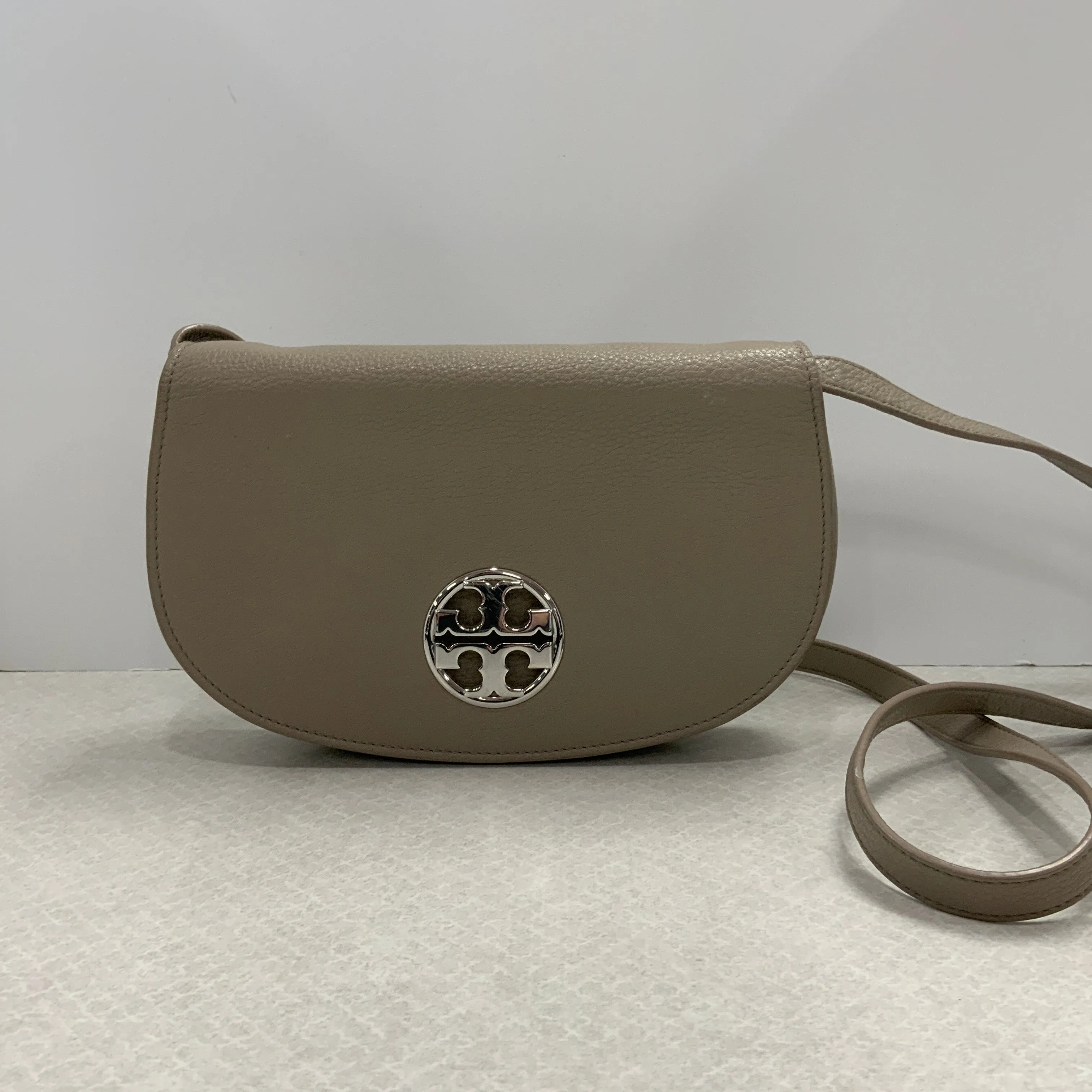 Crossbody Designer By Tory Burch In Taupe, Size:Medium