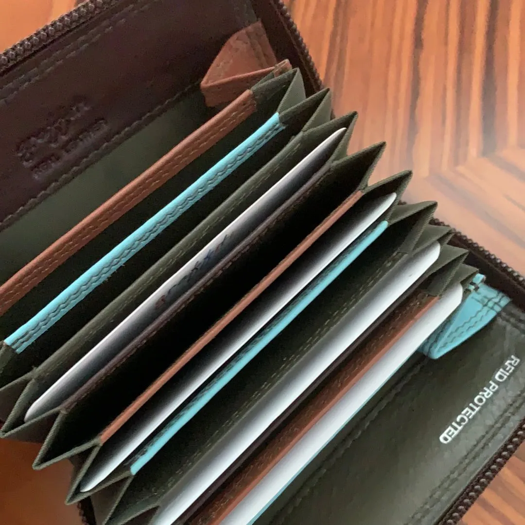 Graffiti 7-119 Leather Credit Card Holder