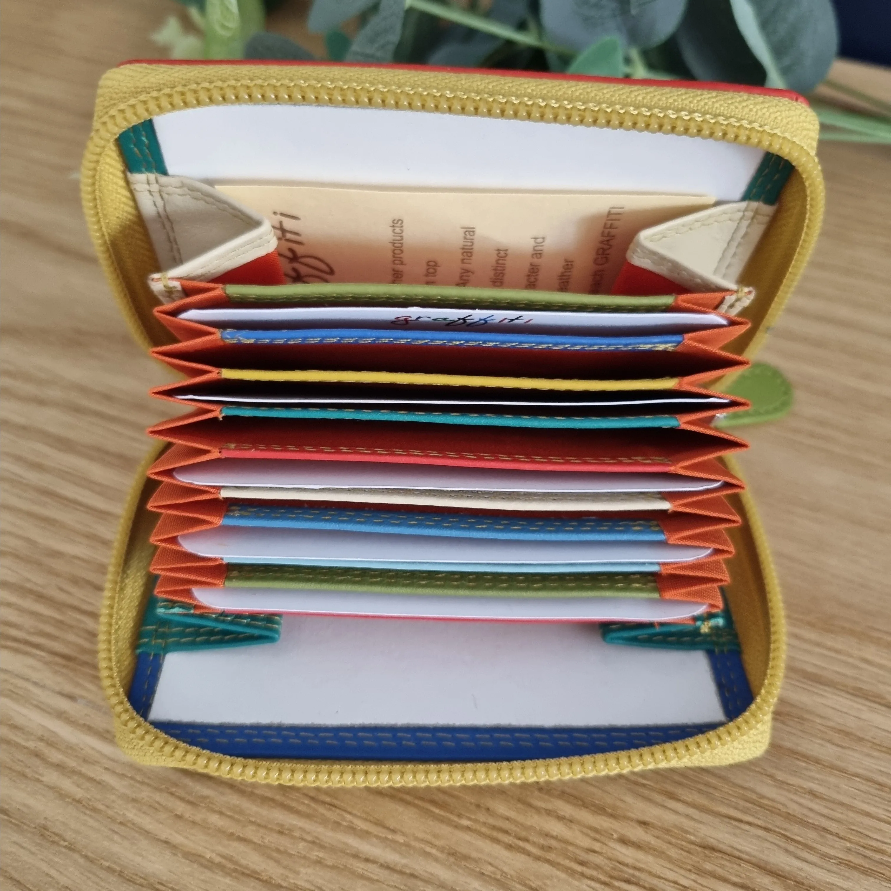 Graffiti 7-119 Leather Credit Card Holder
