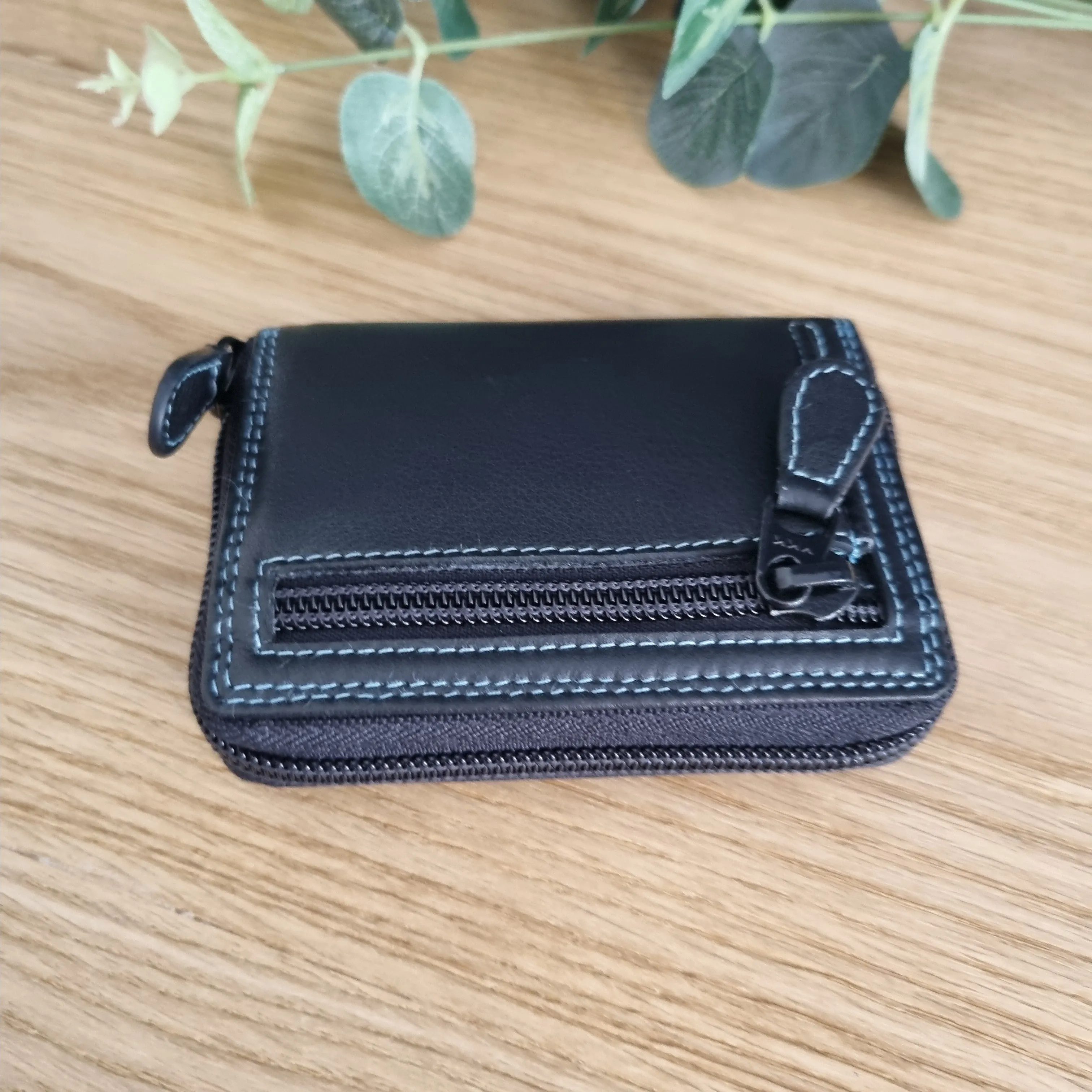 Graffiti 7-119 Leather Credit Card Holder