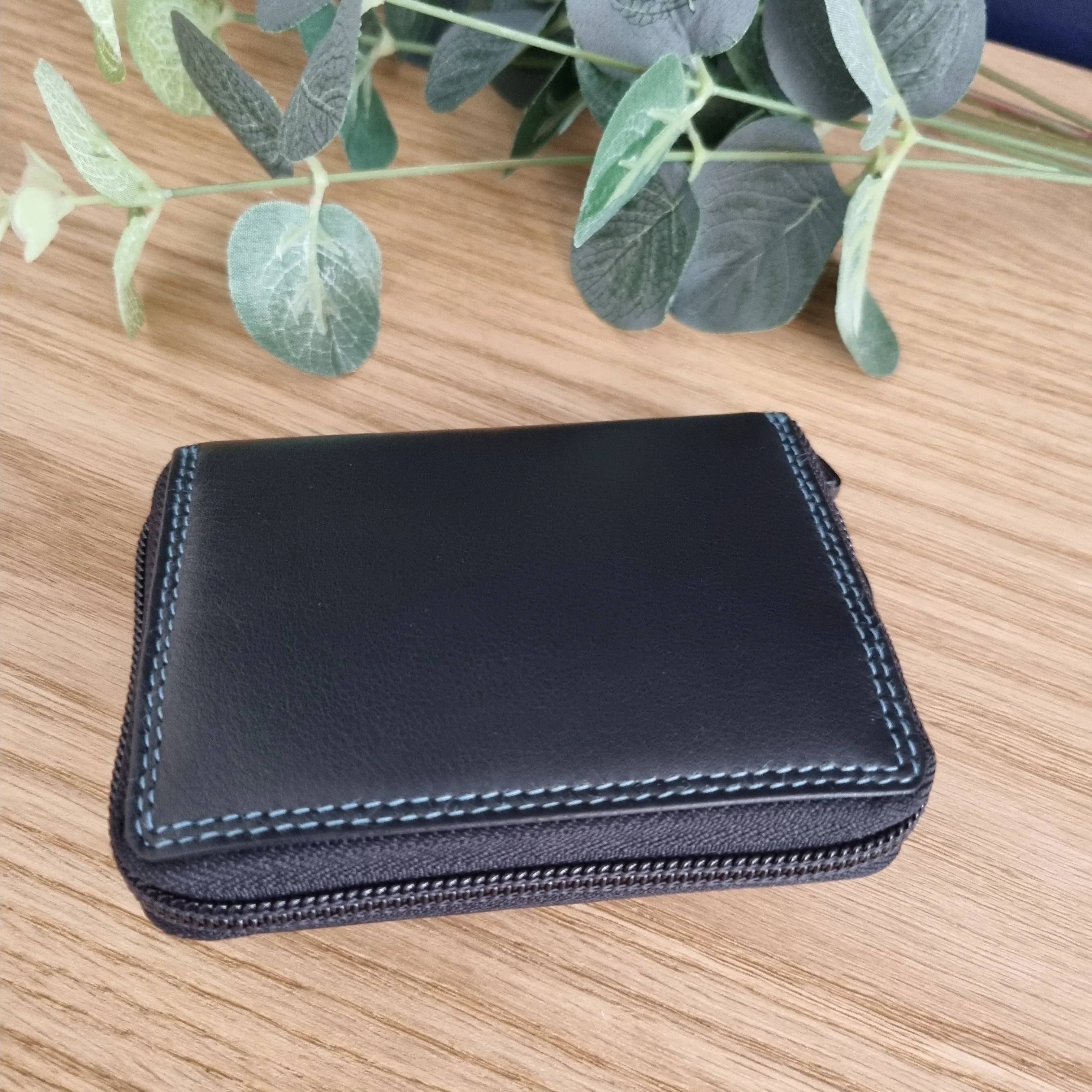 Graffiti 7-119 Leather Credit Card Holder