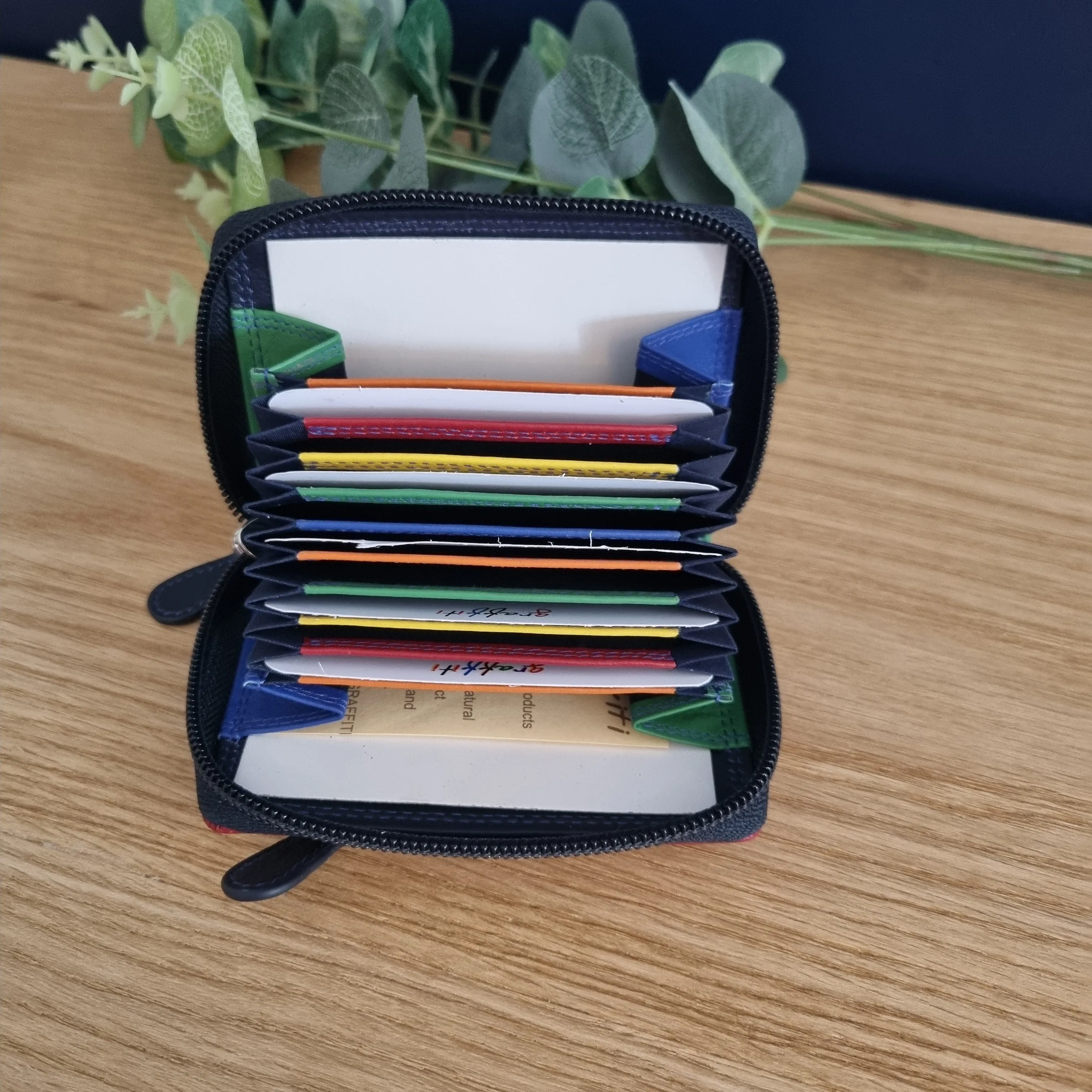 Graffiti 7-119 Leather Credit Card Holder