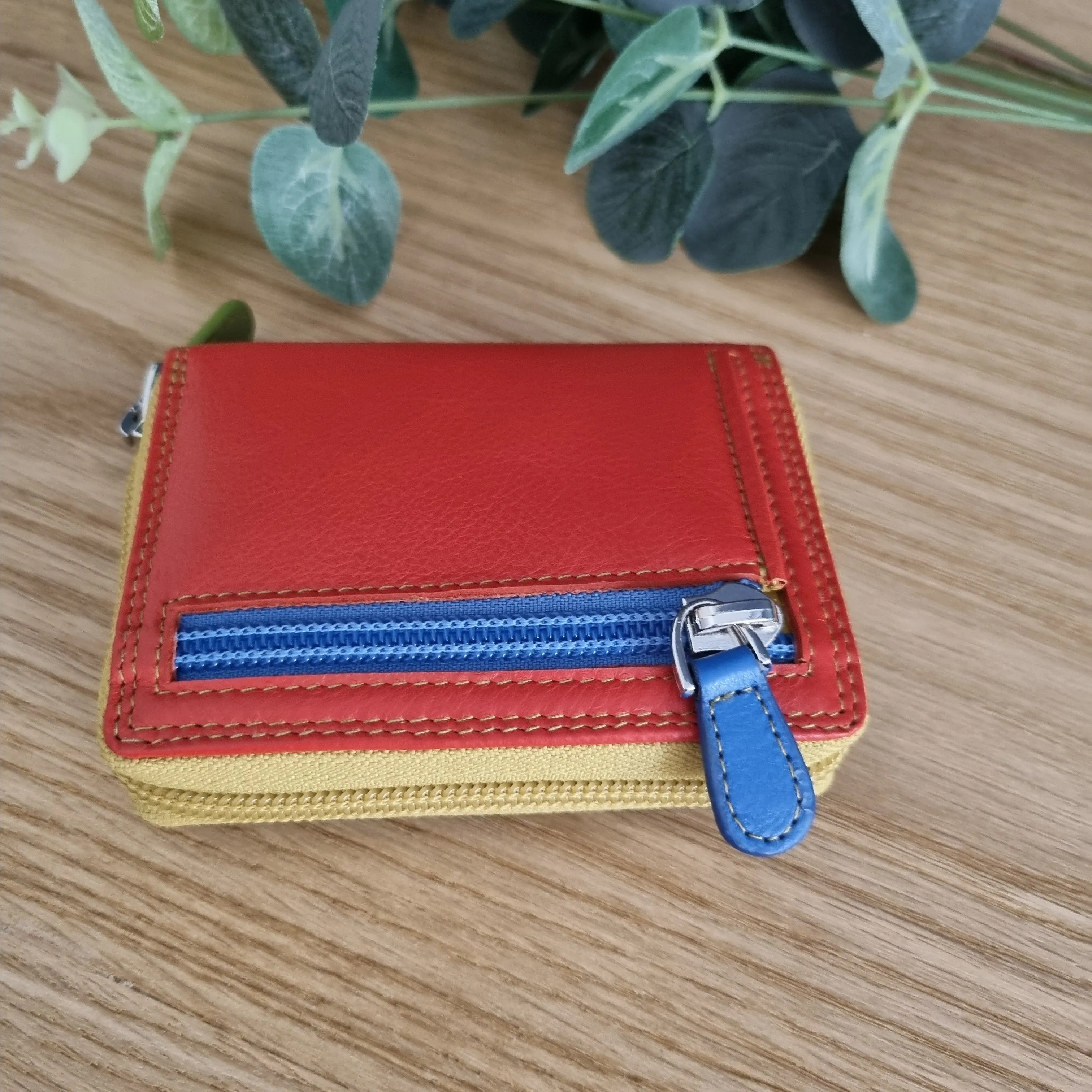 Graffiti 7-119 Leather Credit Card Holder