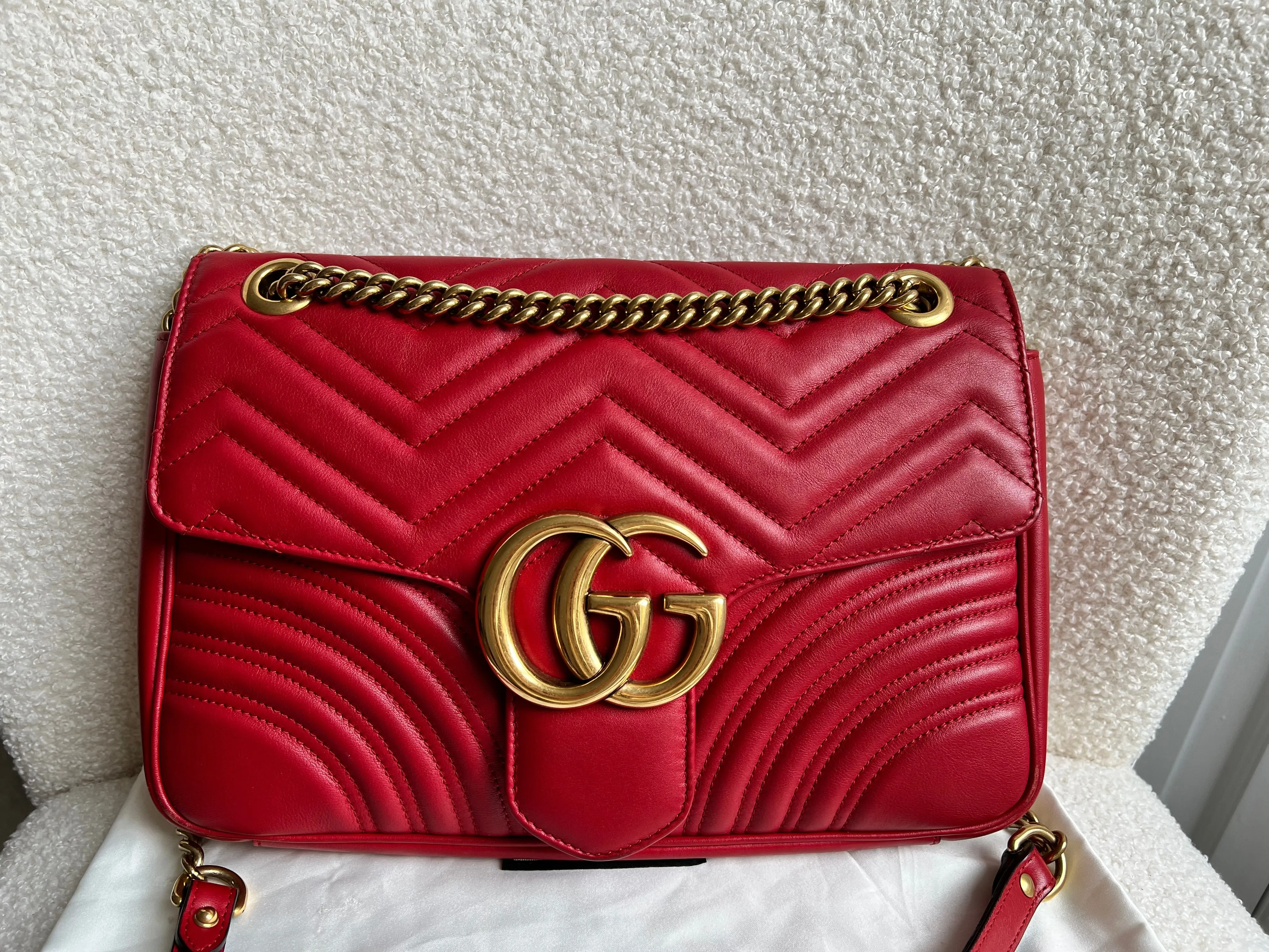 Gucci GG Hibiscus Red Marmont Medium Shoulder Bag (RRP ??2,340)