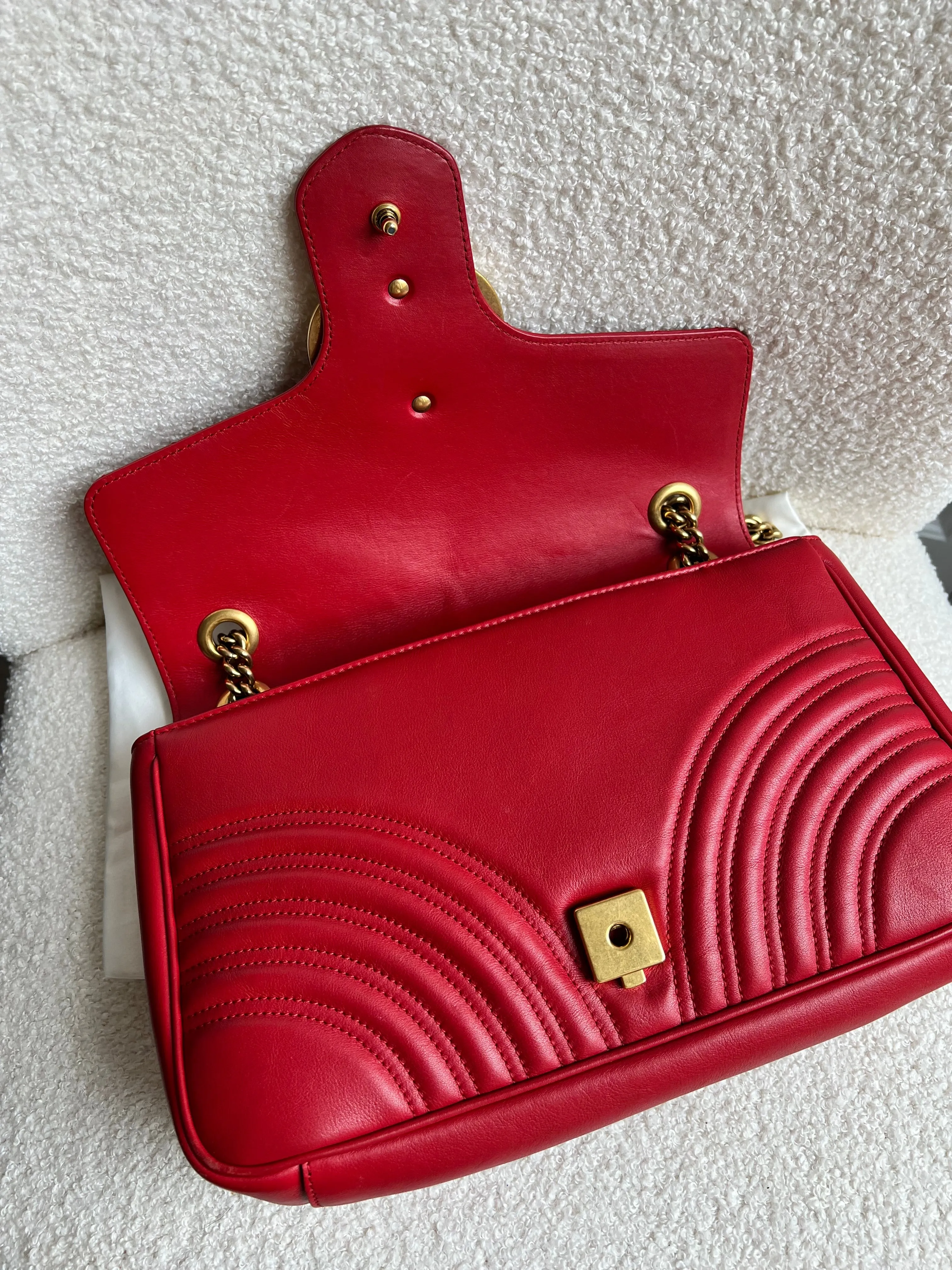 Gucci GG Hibiscus Red Marmont Medium Shoulder Bag (RRP ??2,340)