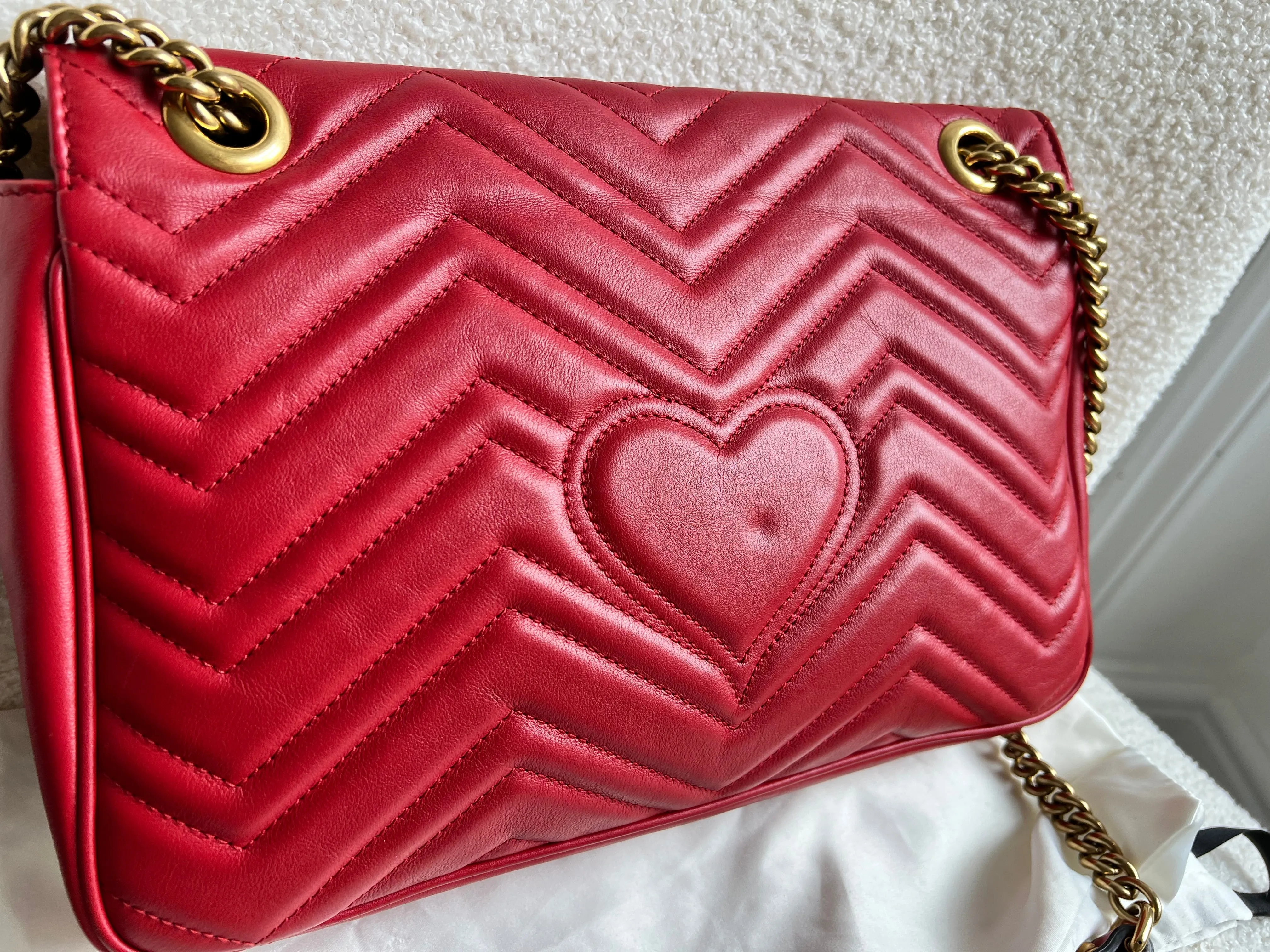 Gucci GG Hibiscus Red Marmont Medium Shoulder Bag (RRP ??2,340)