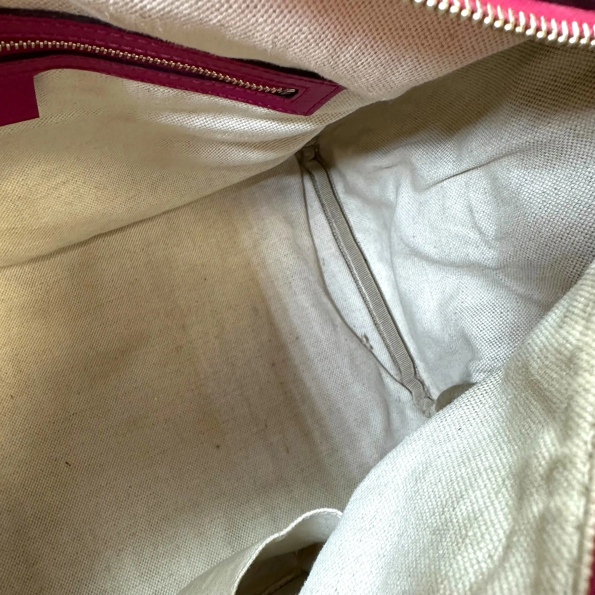 Handbag Luxury Designer By Gucci  Size: Large