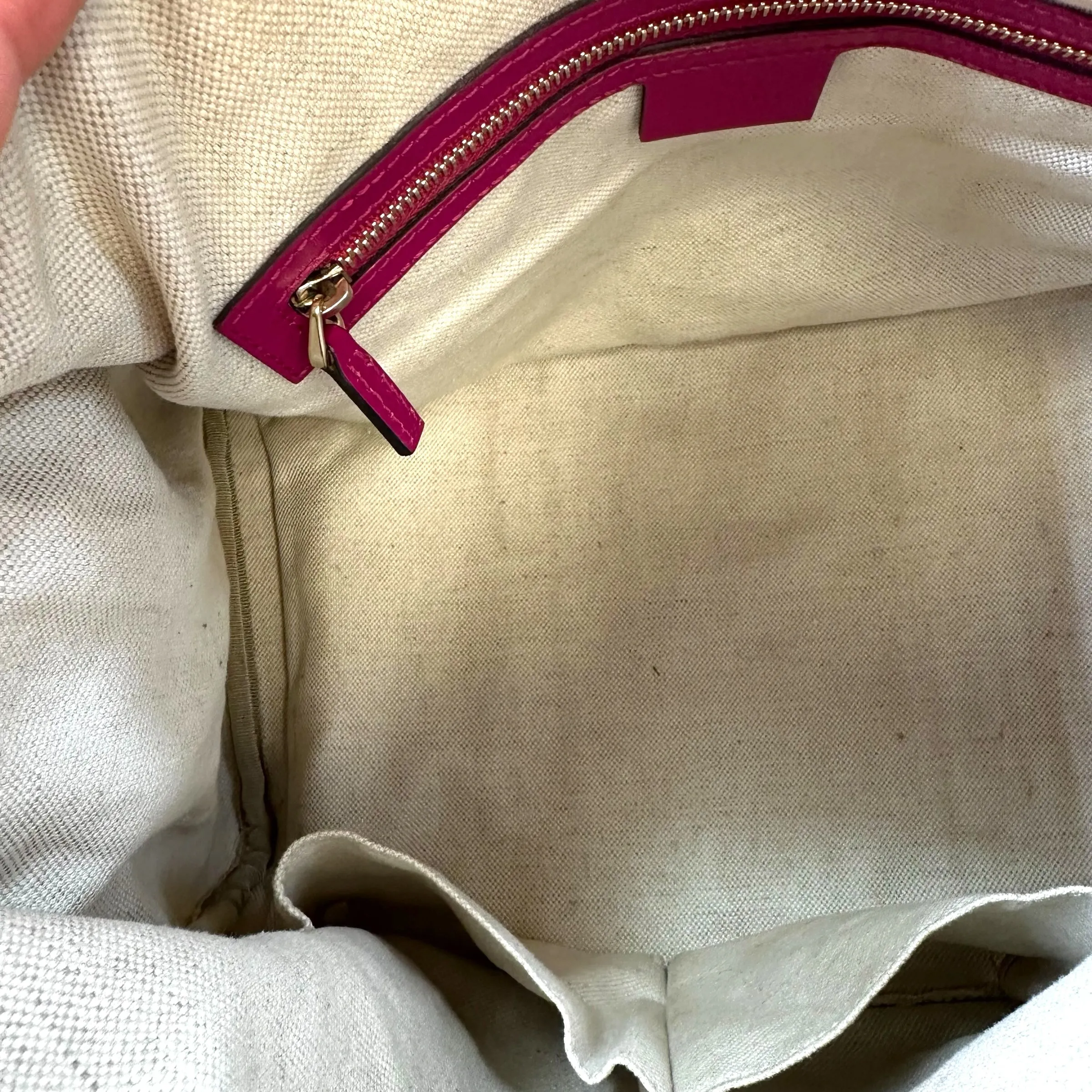 Handbag Luxury Designer By Gucci  Size: Large