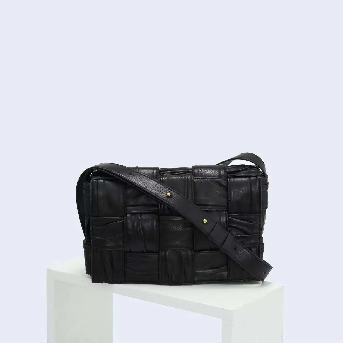 Italy Lambskin Leather Quilted Elegant Shoulder Bag | Wrinkle Leather Handwoven Bag, Trendy Boutique Designer Bag, Classic Style Leather Bag