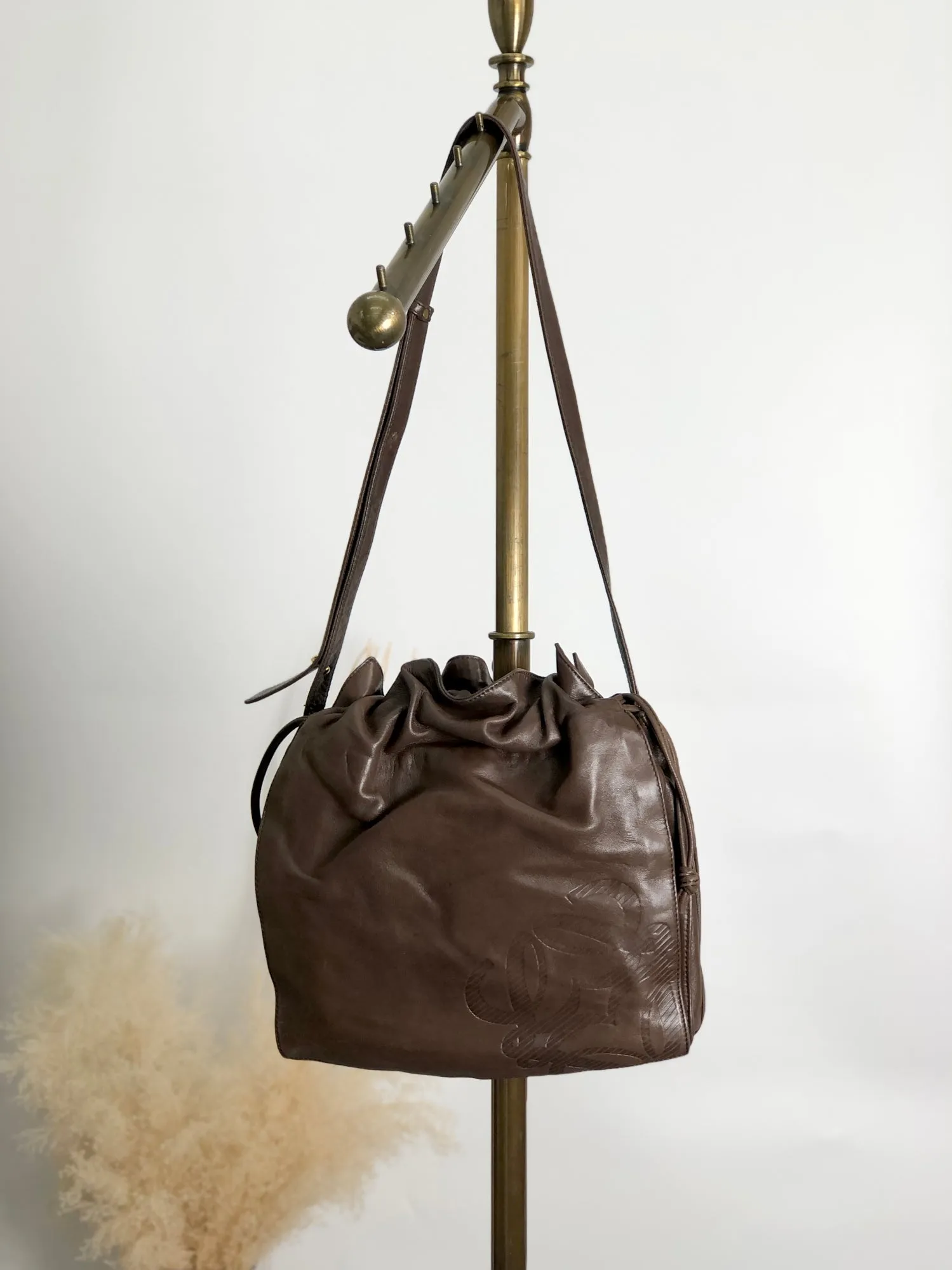 LOEWE Anagram Drawstring Shoulder bag Brown Vintage kki5m4