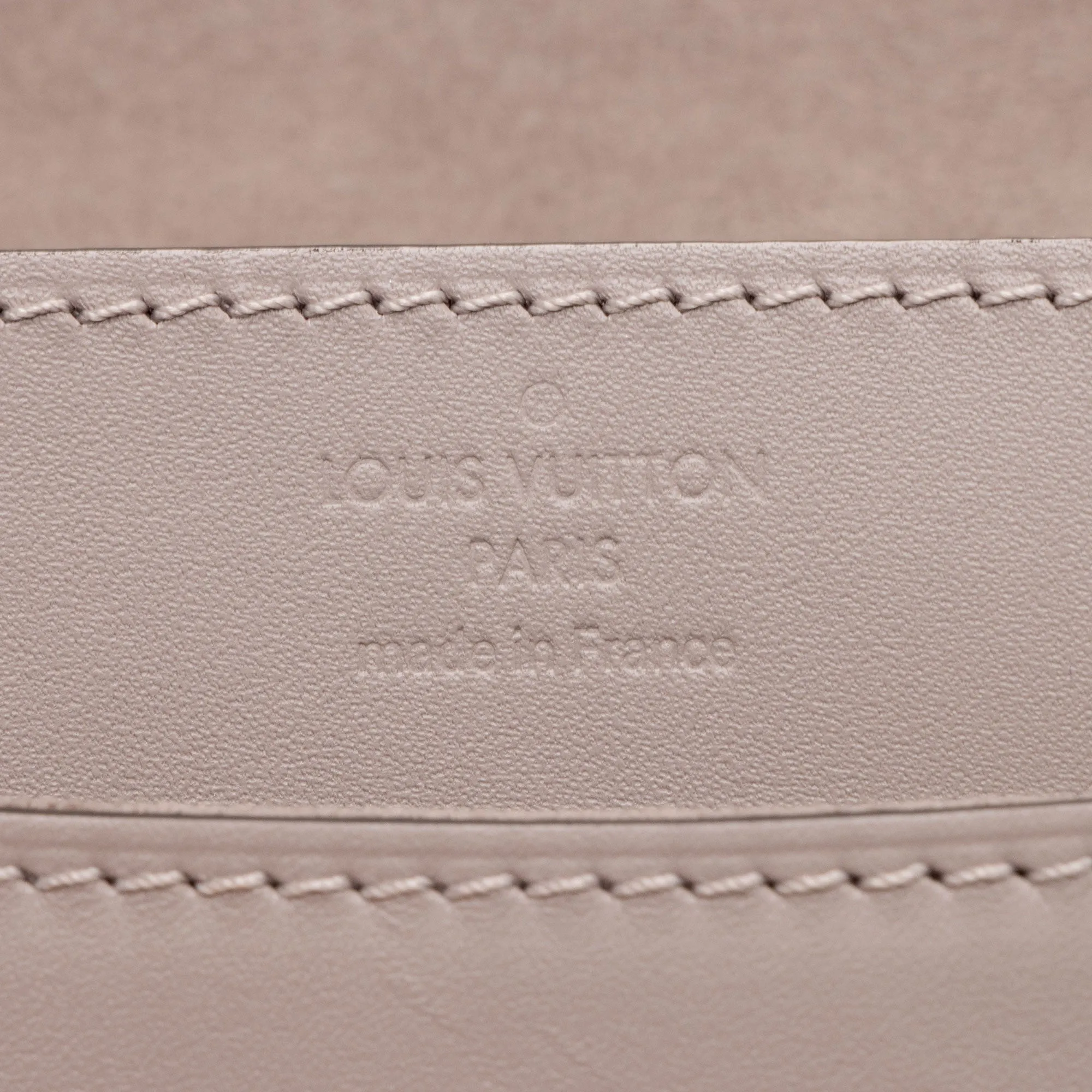 Louis Vuitton Calfskin Chain Louise Shoulder Bag (SHF-xSUMPv)