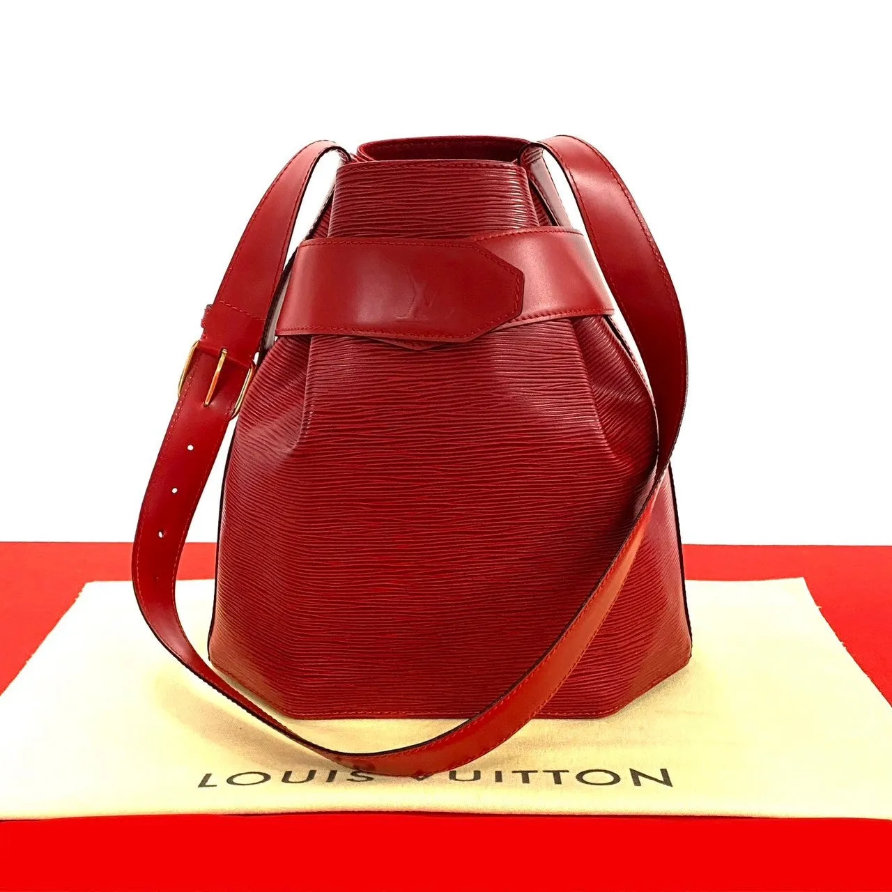 LOUIS VUITTON Shoulder Bag leather Red Epi Sack de Paul