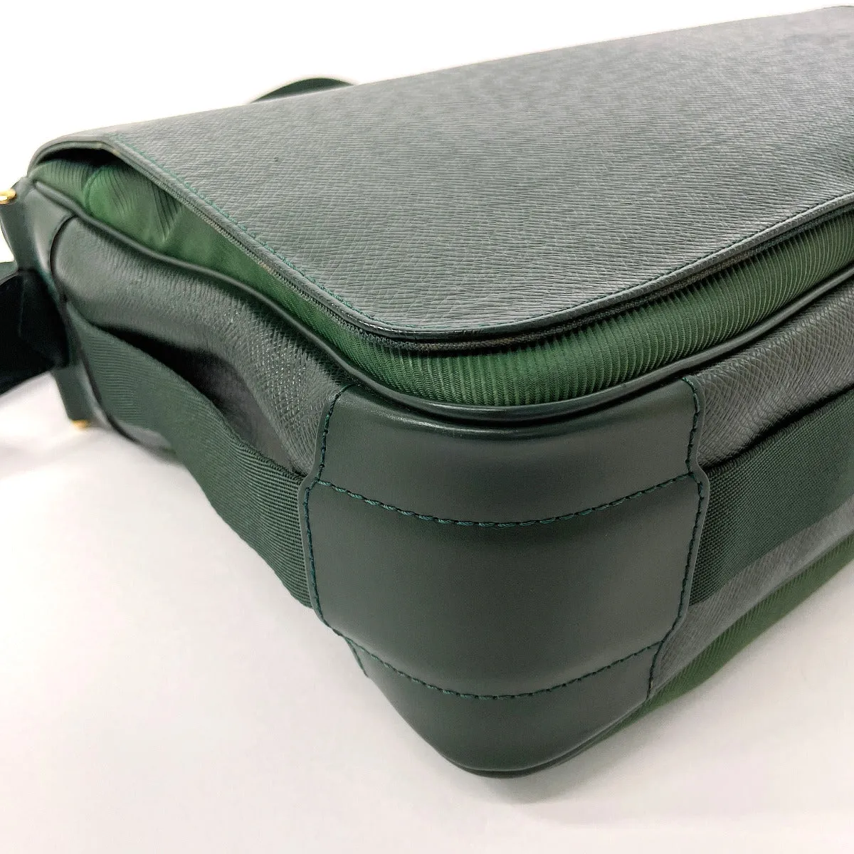 LOUIS VUITTON Shoulder Bag M30144 Taiga green Victor