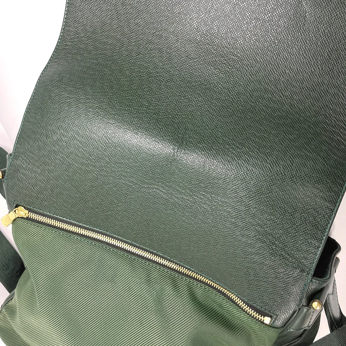 LOUIS VUITTON Shoulder Bag M30144 Taiga green Victor