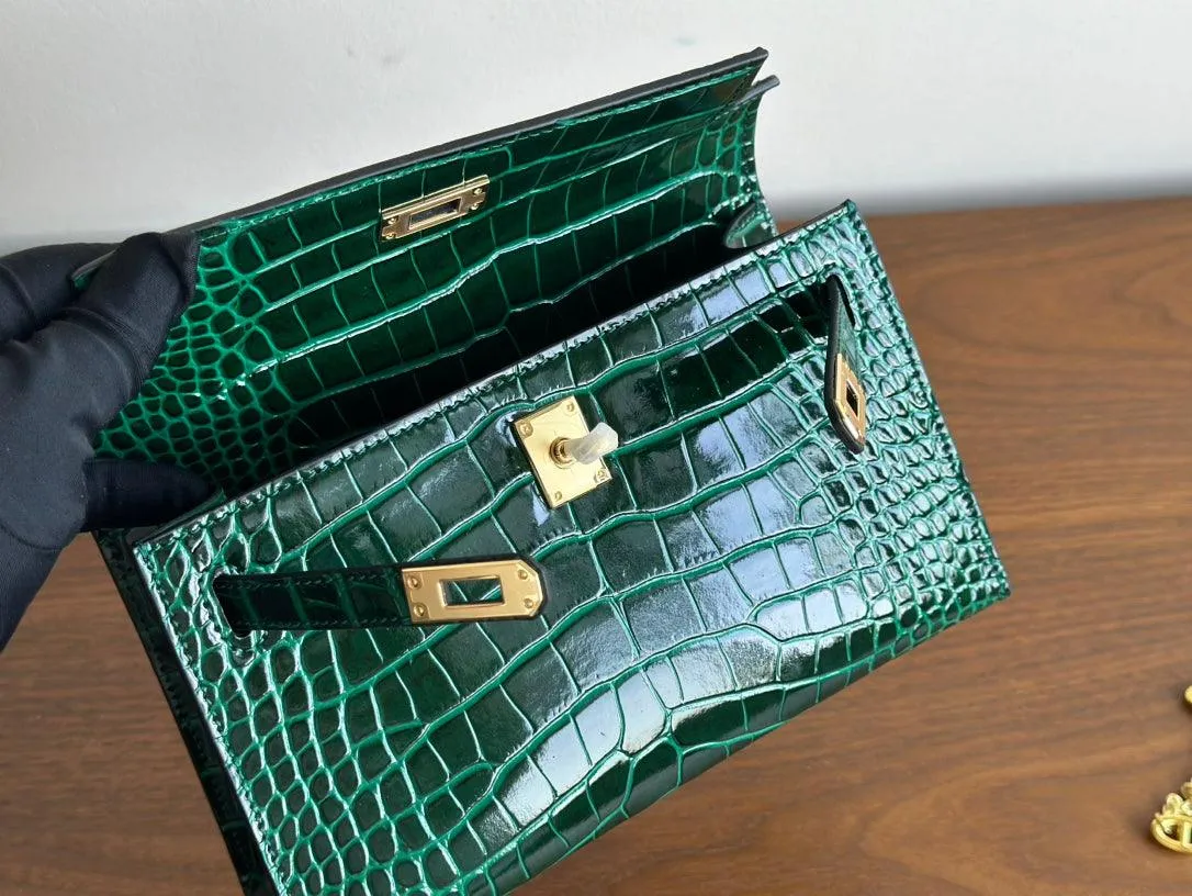 Luxury Classic Cowhide Leather Bag Mini Pig-nose Chain with Gold-Tone Hardware and Crocodile Pattern  A Must-Have Designer Bag, Evening Clutch, Party Bag, Christmas Gift for Her