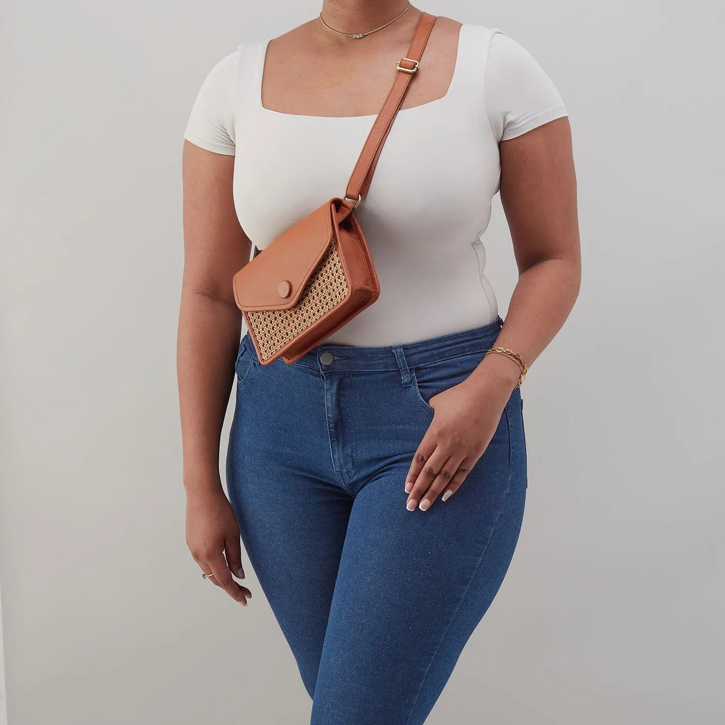 Margot Belt Bag In Pebbled Leather - Burnished Caramel Caning