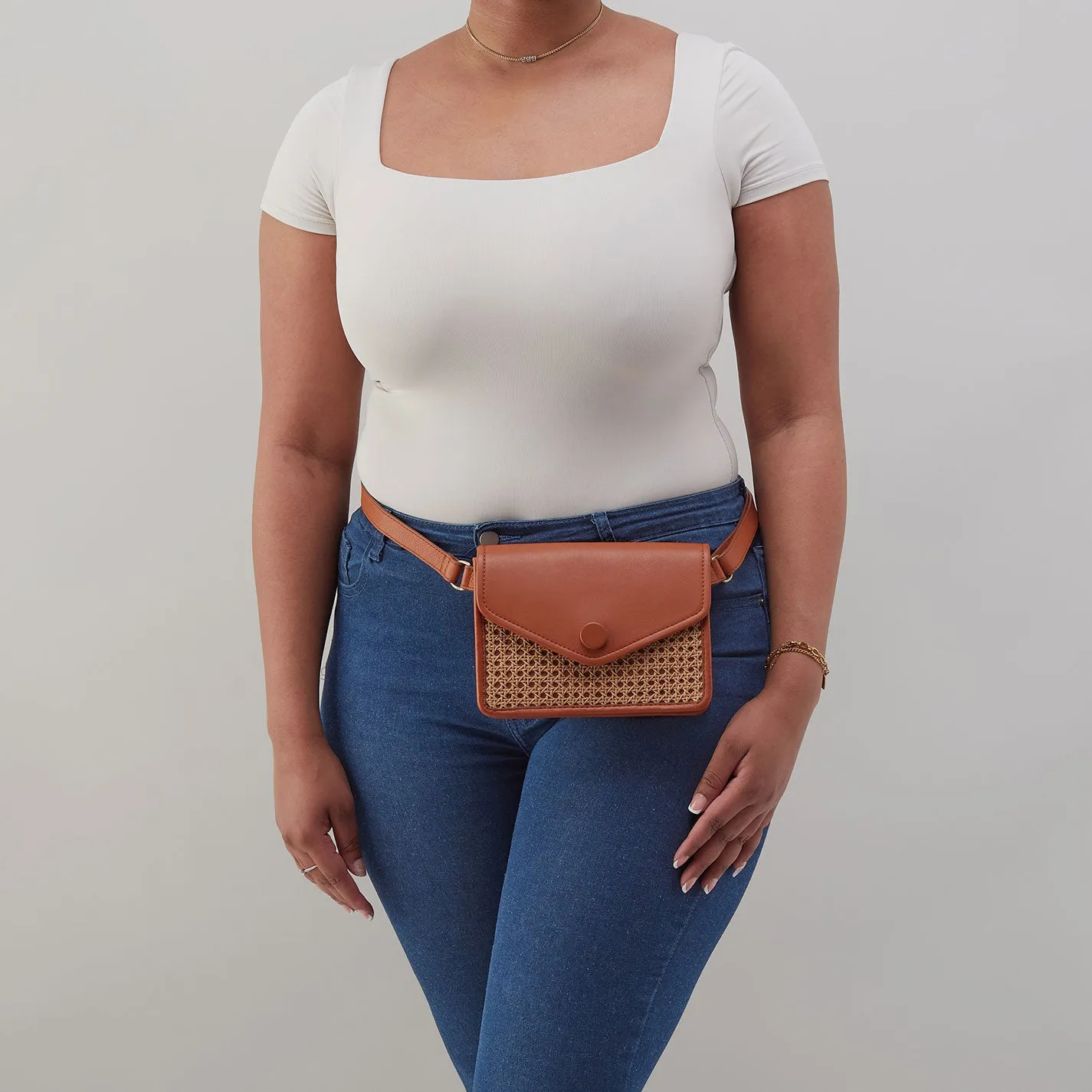 Margot Belt Bag In Pebbled Leather - Burnished Caramel Caning