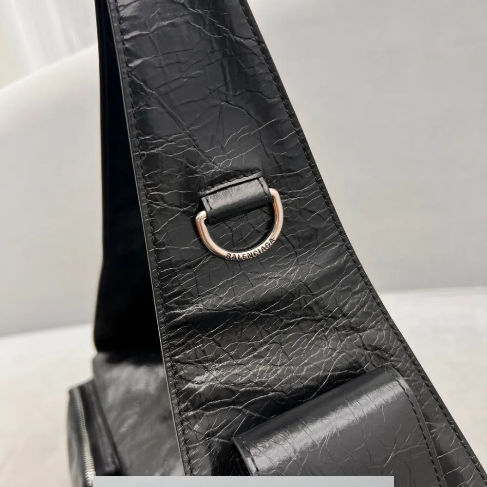 Superbusy Small Sling Bag in Black Leather Shoulder Bag for Men