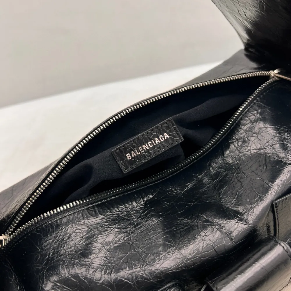 Superbusy Small Sling Bag in Black Leather Shoulder Bag for Men