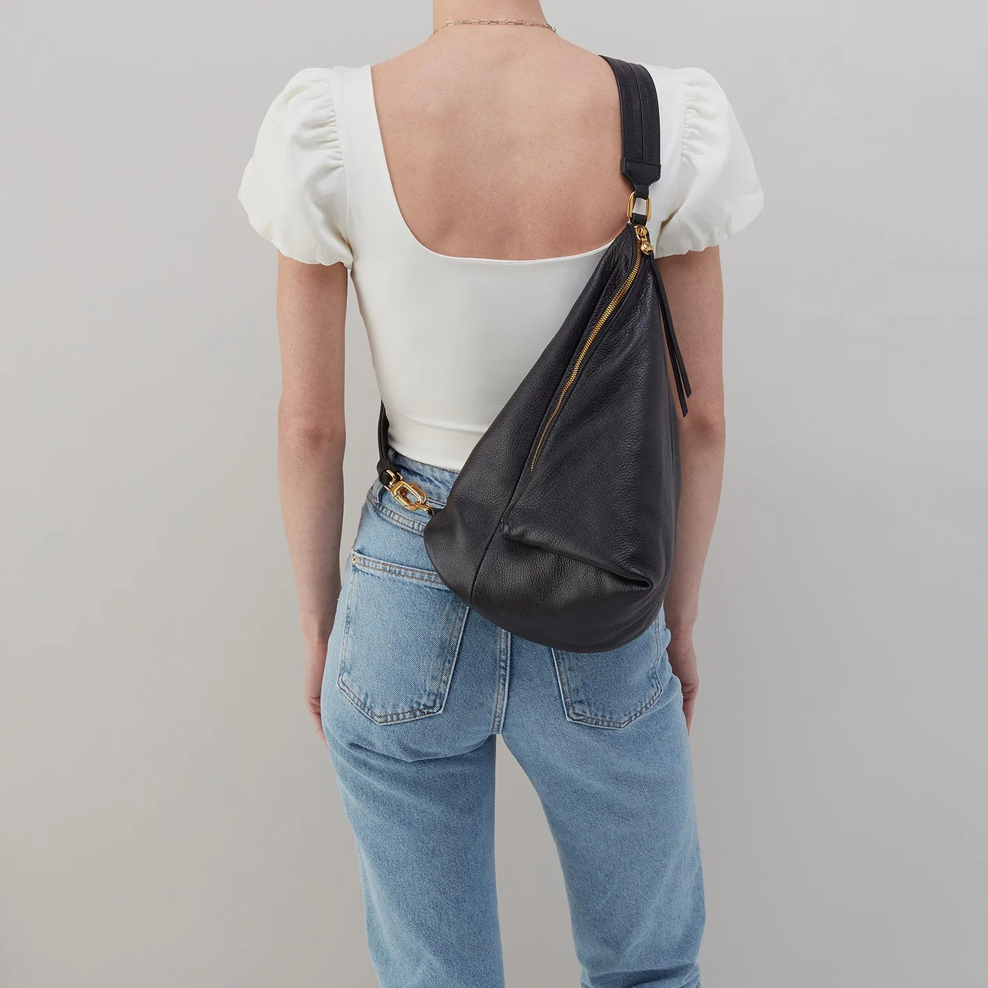 Sway Convertible Sling In Pebbled Leather - Black