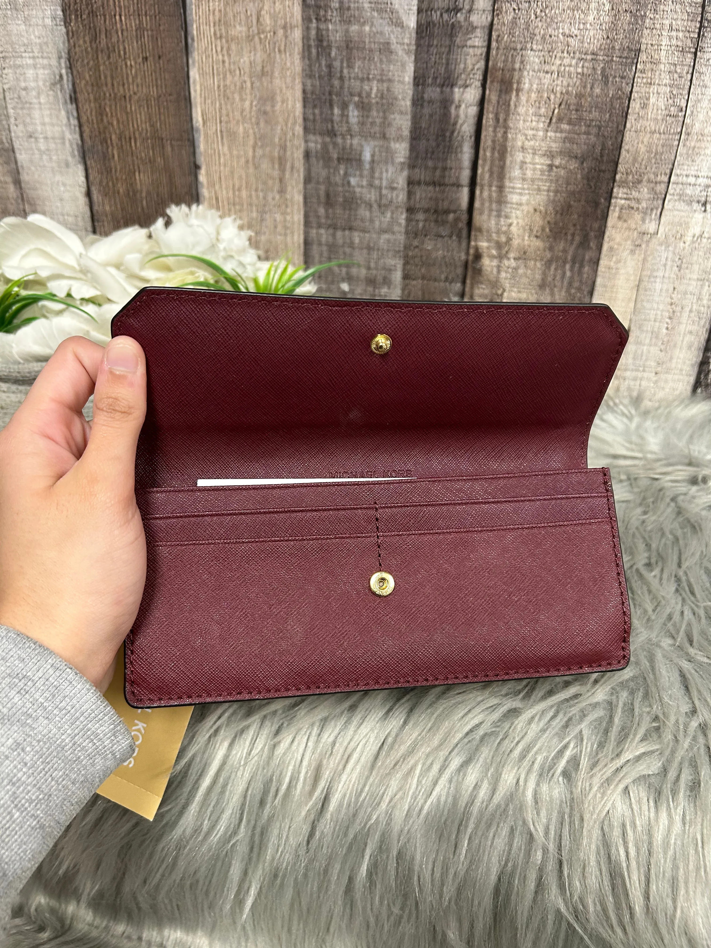 Wallet Designer By Michael Kors  Size: Medium